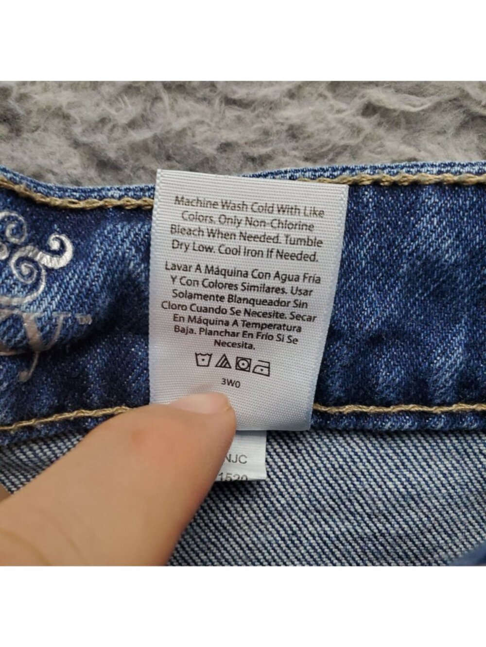 Terra & Sky Shorts Womens 22W Blue Midwash Distressed Raw Hem Stretch Denim - Picture 3 of 12